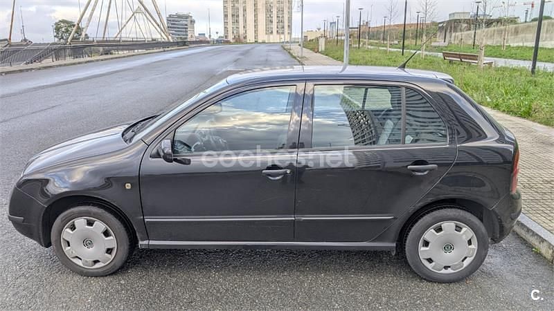 Negro Usado 2004 Skoda Fabia Berlina | 1800 € (Buen precio) - Imagen 1/4