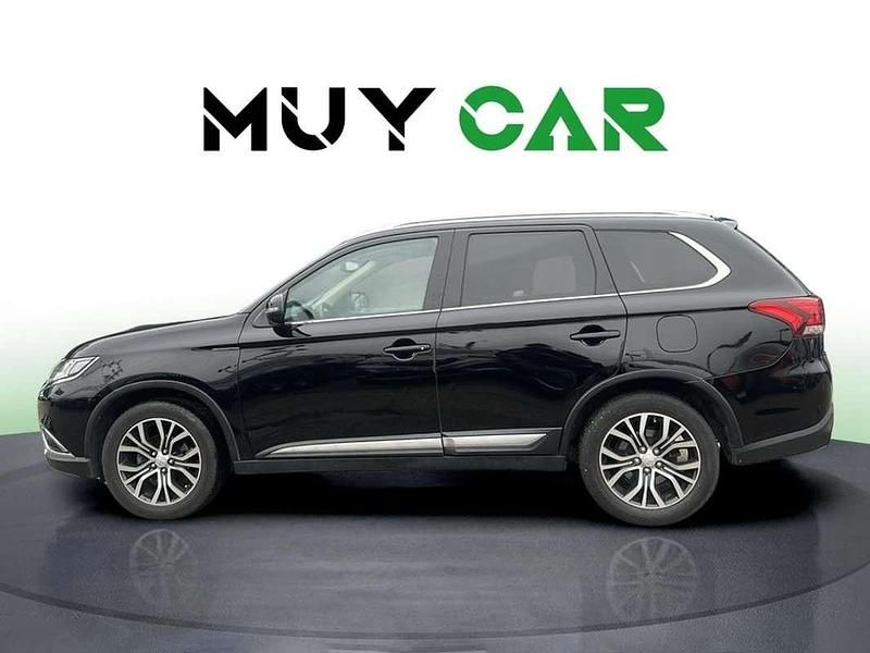 Usado Mitsubishi Outlander Motion 150 CV (110 kW) 2019 Negro SUV