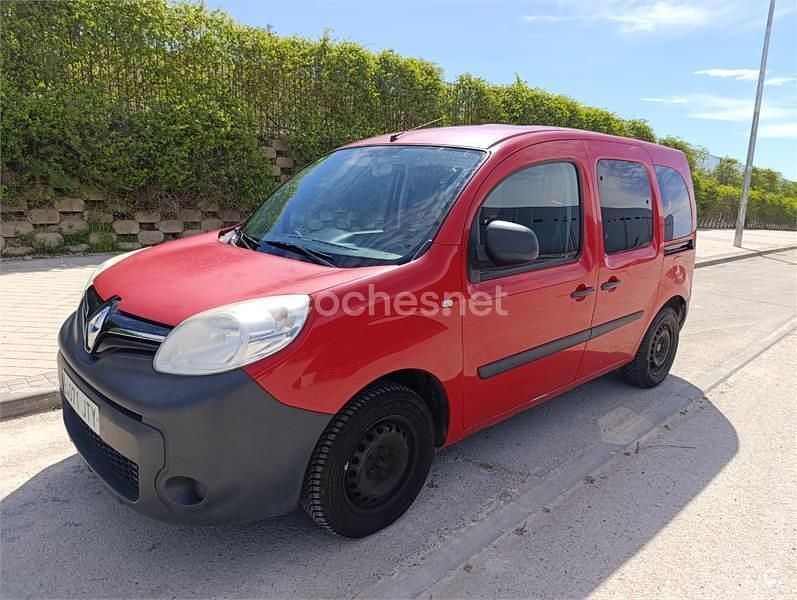 Usado Renault Kangoo Expression 90 CV (66 kW) 2016 Rojo Monovolumen