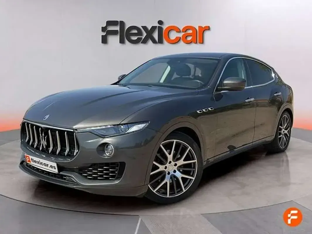 Usado Maserati Levante GranLusso 275 CV (202 kW) 2017 Gris SUV