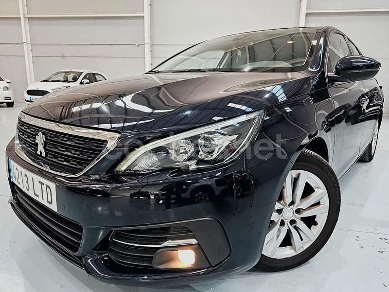 Usado Peugeot 308 SW Style 100 CV (73 kW) 2019 Azul Familiar