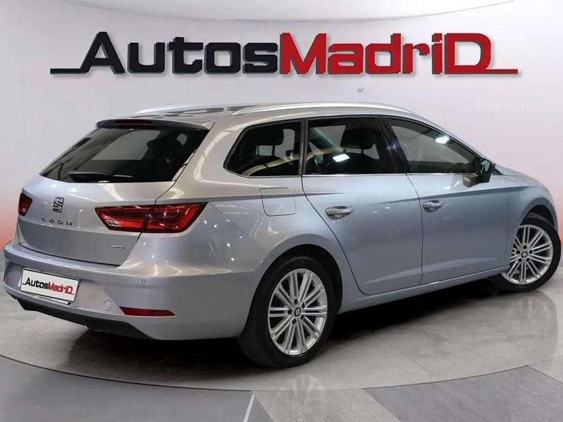 Usado Seat Leon ST XCELLENCE 131 CV (96 kW) 2020 Plateado Familiar