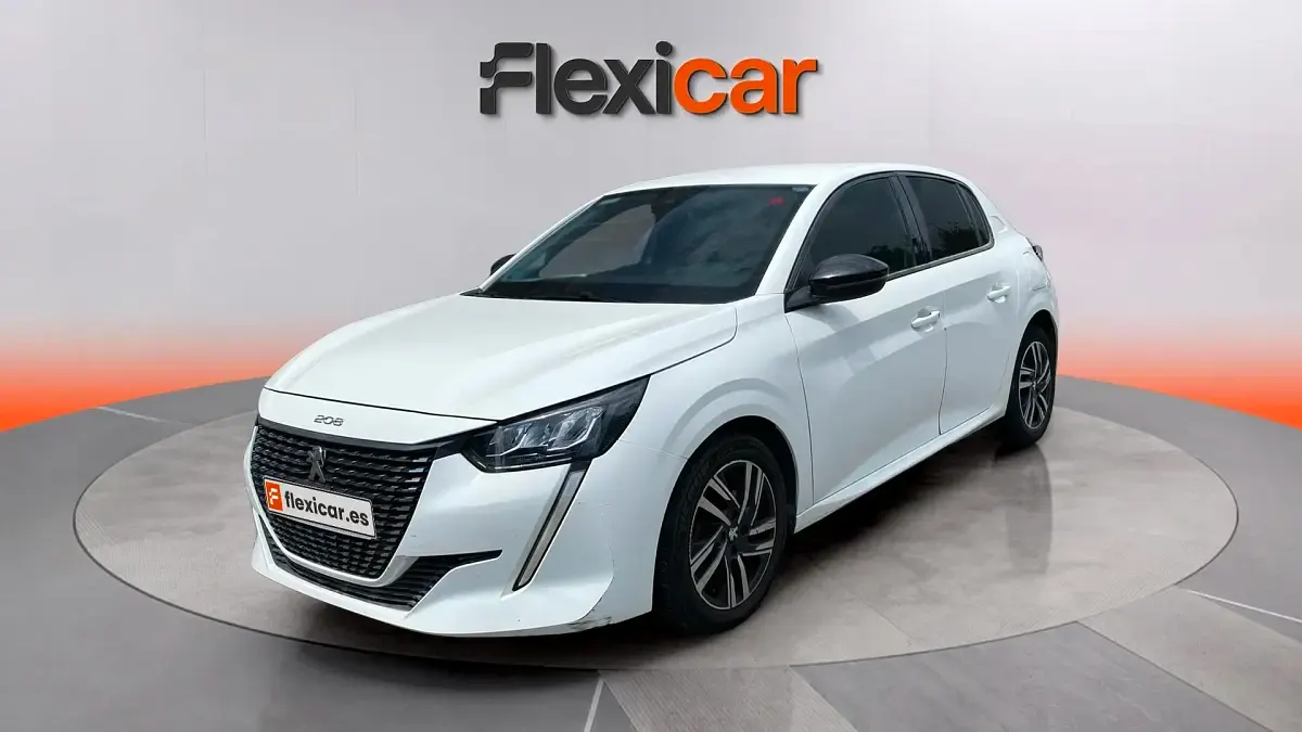 Usado Peugeot 208 Allure 101 CV (74 kW) 2023 Blanco Utilitario