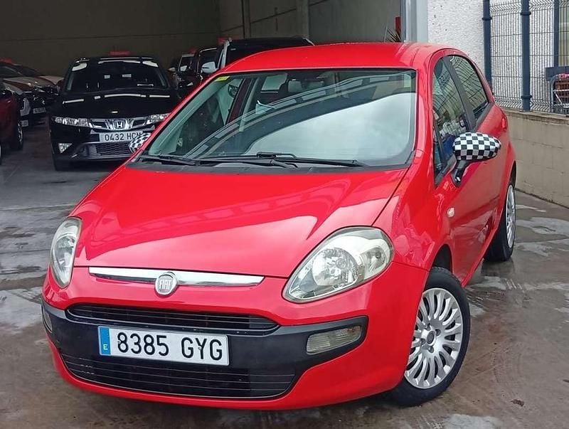Rojo Usado 2010 Fiat Punto Evo Dynamic Utilitario | 5490 € (Precio justo) - Imagen 1/4
