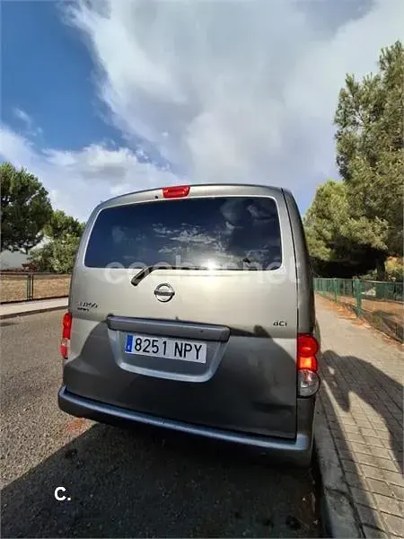 Usado Nissan NV200 Comfort 90 CV (66 kW) 2014 Gris / plata Monovolumen