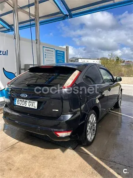 Usado Ford Focus Trend 115 CV (84 kW) 2010 Negro Berlina