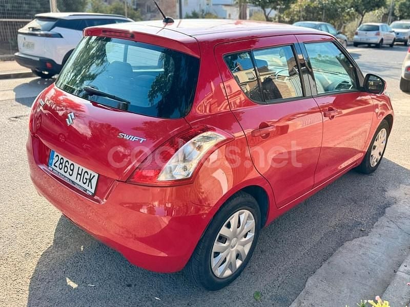 Usado Suzuki Swift GL 95 CV (69 kW) 2011 Rojo Utilitario