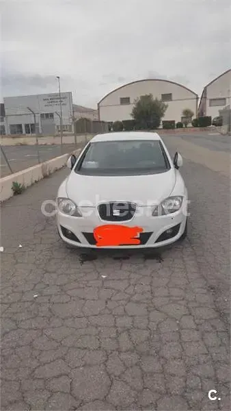 Usado Seat Leon Reference 105 CV (77 kW) 2010 Blanco Utilitario