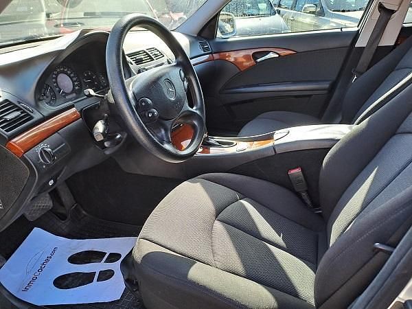 Usado Mercedes E280 190 CV (139 kW) 2007 Gris Familiar
