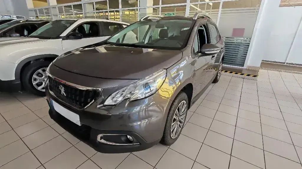 Usado Peugeot 2008 Active 82 CV (60 kW) 2016 Gris SUV
