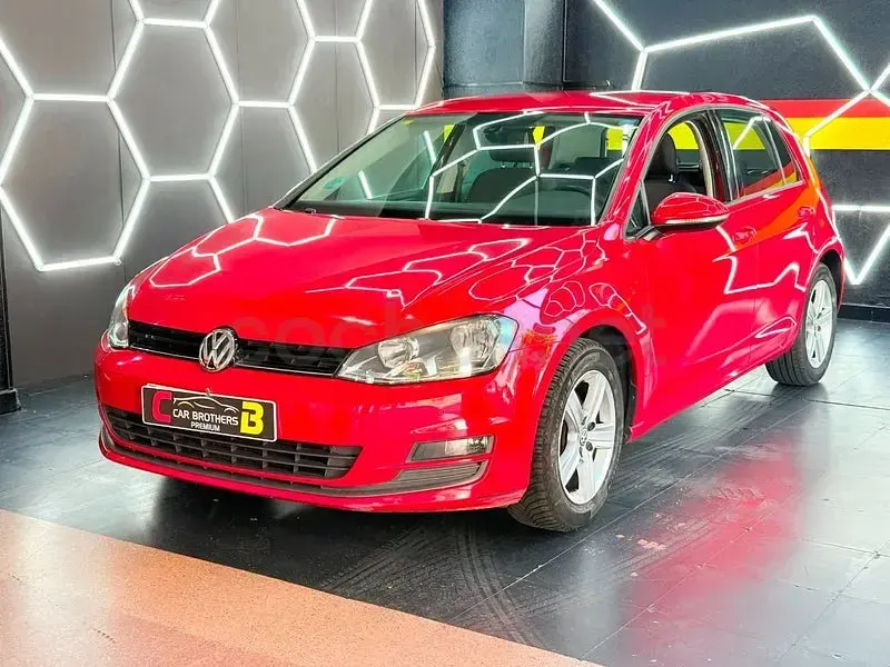 Usado VW Golf VII Advance 122 CV (89 kW) 2013 Rojo Berlina