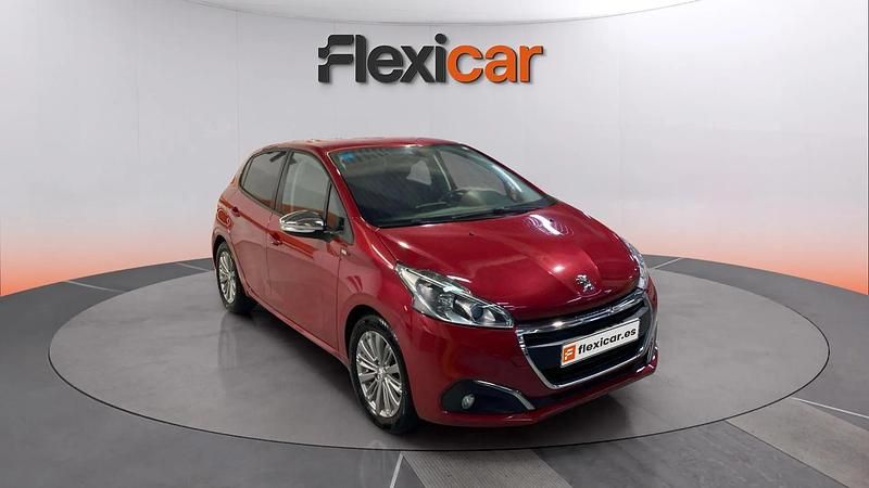 Usado Peugeot 208 Access 82 CV (60 kW) 2017 Rojo Utilitario