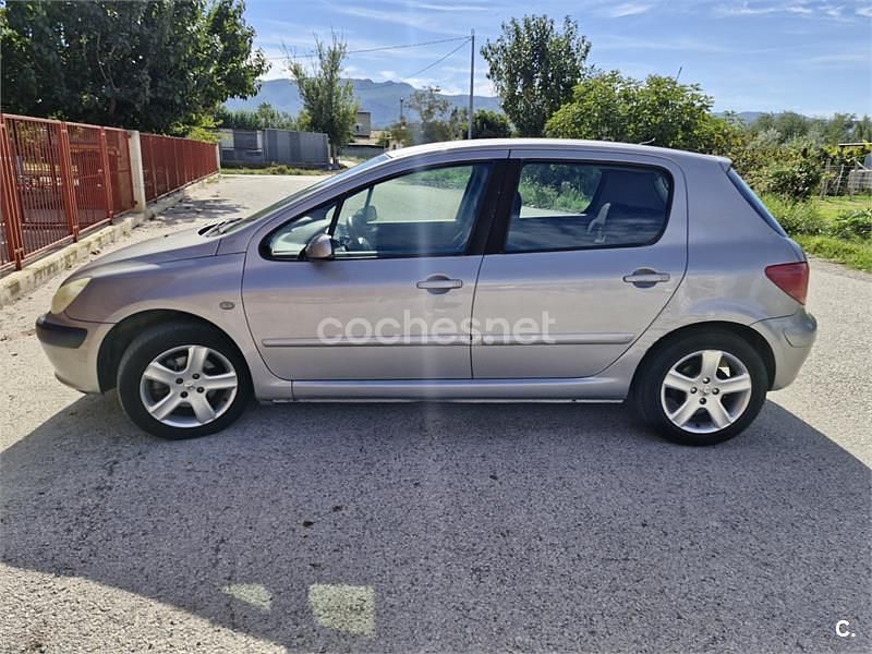 Gris / plata Usado 2004 Peugeot 307 Berlina | 1500 € (Buen precio) - Imagen 1/4
