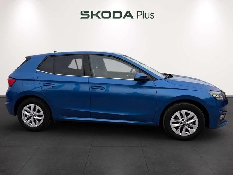 Usado Skoda Fabia Selection 95 CV (69 kW) 2025 Azul Utilitario