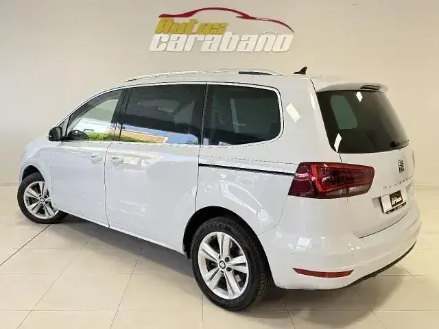 Usado Seat Alhambra XCELLENCE 150 CV (110 kW) 2022 Blanco Monovolumen