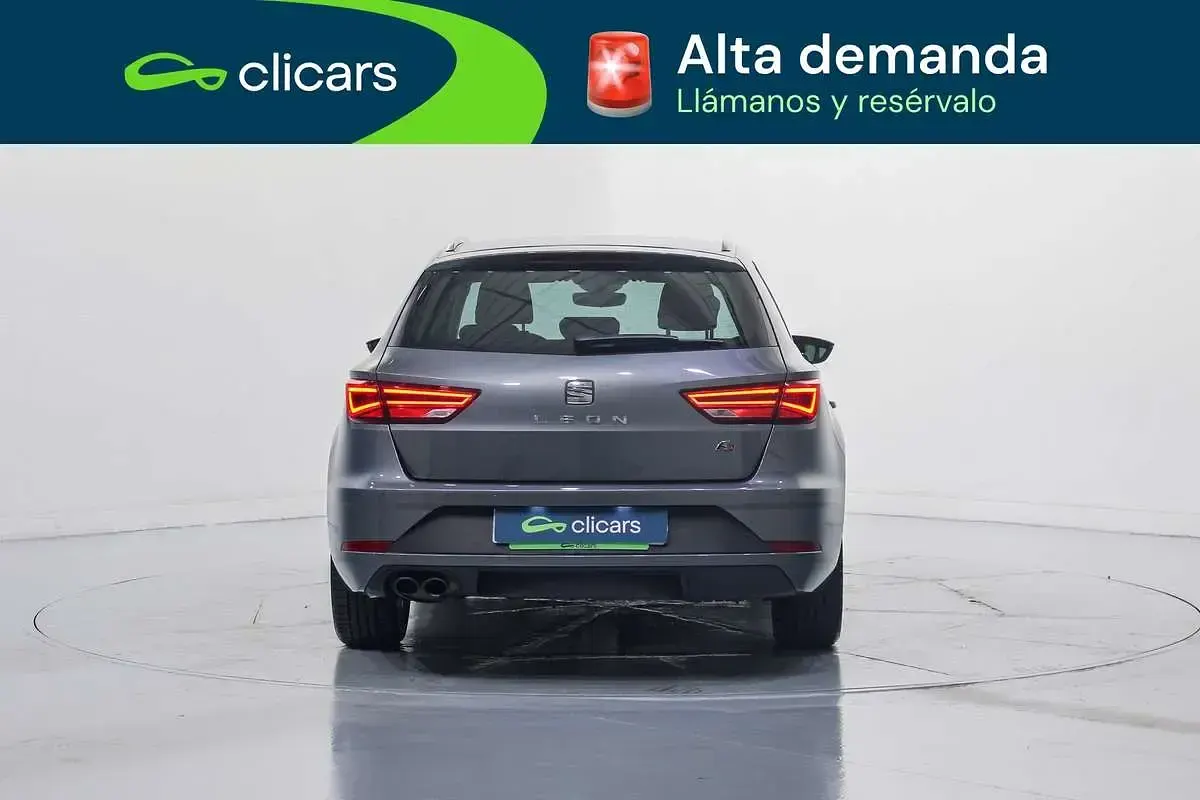 Usado Seat Leon ST FR 150 CV (110 kW) 2017 Gris Familiar