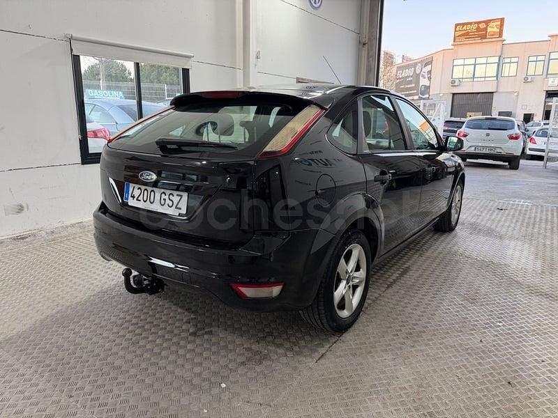 Usado Ford Focus Titanium 109 CV (80 kW) 2010 Negro Berlina