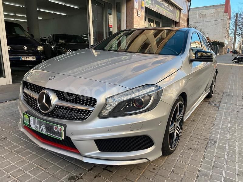 Usado Mercedes A250 AMG line 211 CV (155 kW) 2015 Gris / plata Berlina