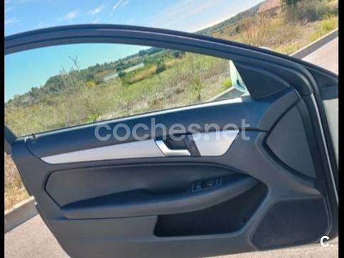 Usado Mercedes C220 170 CV (125 kW) 2014 Blanco Coupe
