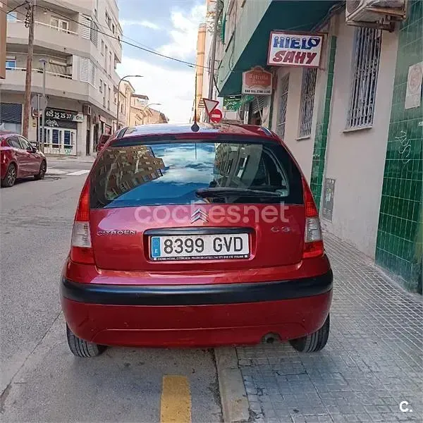 Usado Citroën C3 61 CV (44 kW) 2010 Rojo Berlina