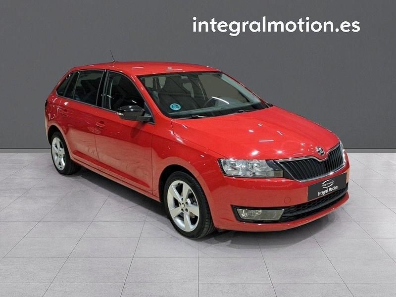 Usado Skoda Rapid Ambition 89 CV (65 kW) 2017 Rojo Berlina