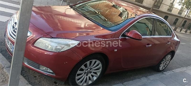 Usado Opel Insignia Essentia 140 HP (102 kW) 2010 Vermelho Sedan