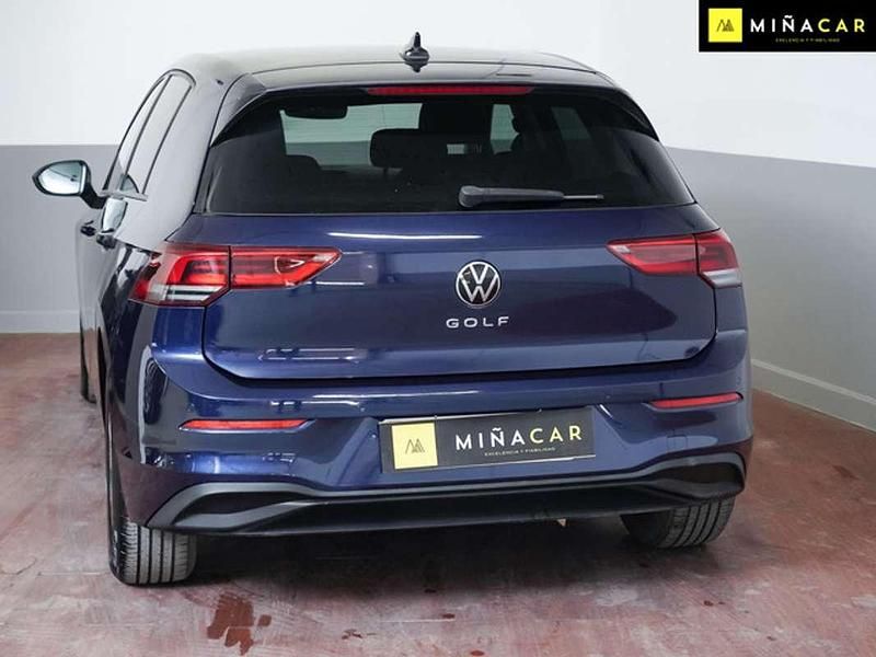 Usado VW Golf VIII Life 131 CV (96 kW) 2021 Azul Utilitario
