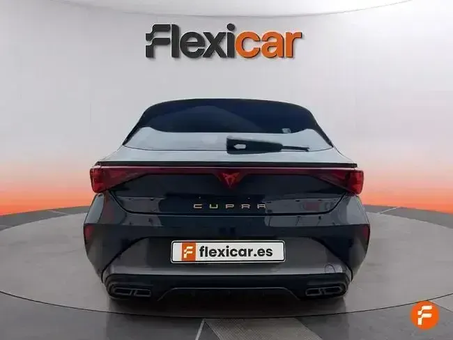 Usado Cupra Leon 150 CV (110 kW) 2025 Gris