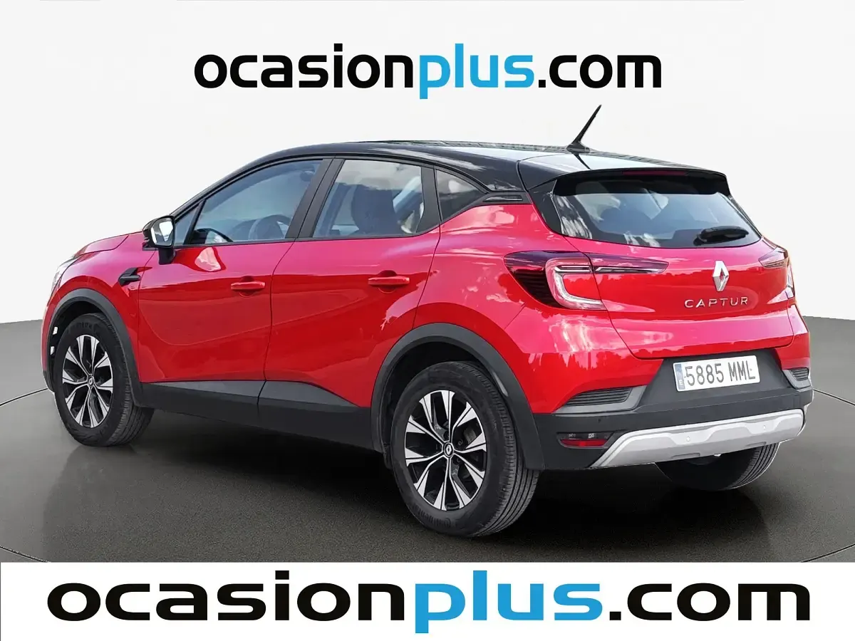 Usado Renault Captur Equilibre 90 CV (66 kW) 2023 Rojo SUV