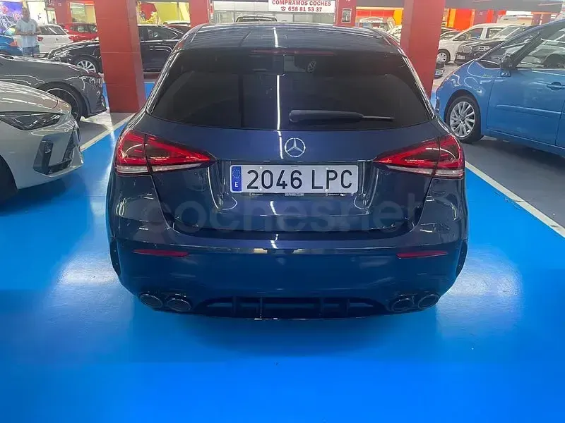 Usado Mercedes A180 116 CV (85 kW) 2021 Azul Berlina