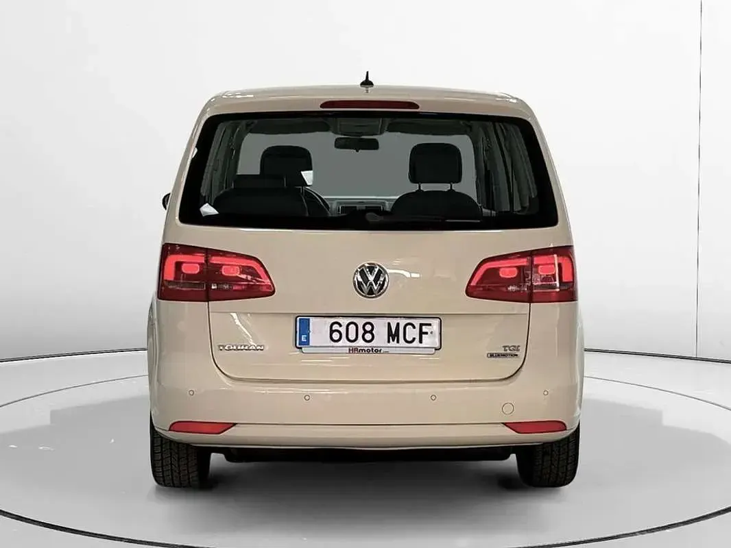 Usado VW Touran Business 116 CV (85 kW) 2016 Beige Monovolumen