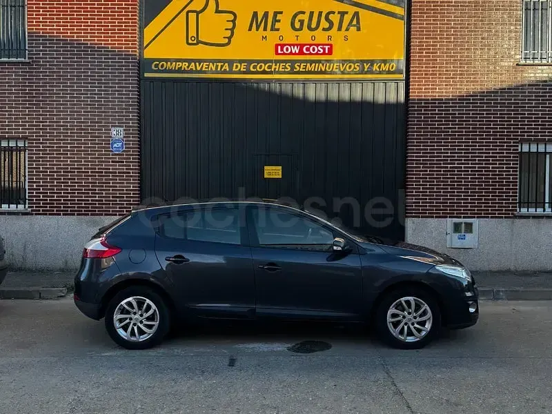 Usado Renault Mégane Expression 110 CV (80 kW) 2013 Negro Berlina