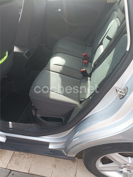 Usado Seat Altea XL Ecomotive 105 CV (77 kW) 2010 Gris / plata Monovolumen