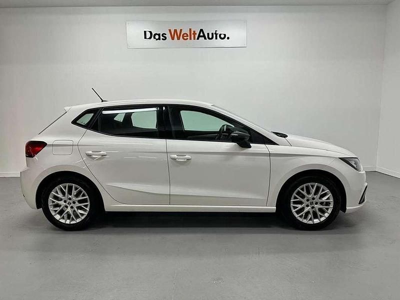 Usado Seat Ibiza FR 116 CV (85 kW) 2025 Blanco Utilitario