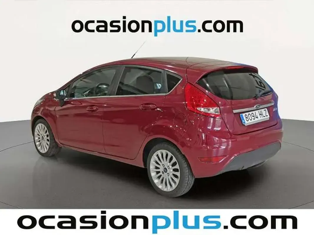 Usado Ford Fiesta Titanium 95 CV (69 kW) 2012 Rojo Utilitario