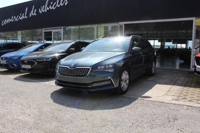 Gris Usado 2020 Skoda Superb Style Familiar | 17.850 € (Super precio) - Imagen 1/4