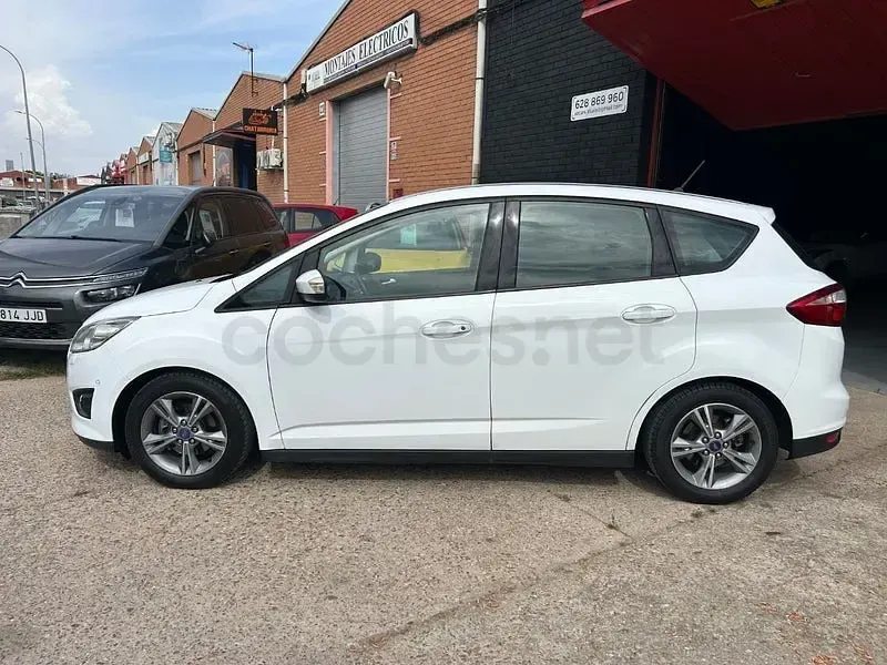 Usado Ford C-MAX Trend 100 CV (73 kW) 2014 Blanco Monovolumen