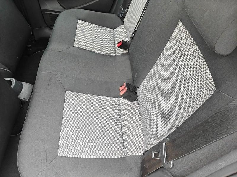 Usado VW Polo Advance 90 CV (66 kW) 2012 Gris / plata Berlina