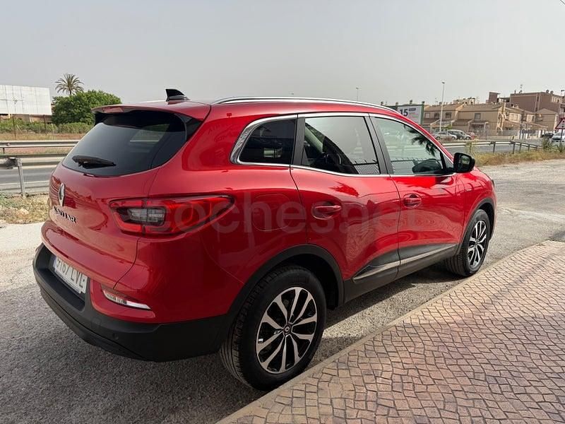 Usado Renault Kadjar LIMITED 140 CV (102 kW) 2021 Rojo SUV