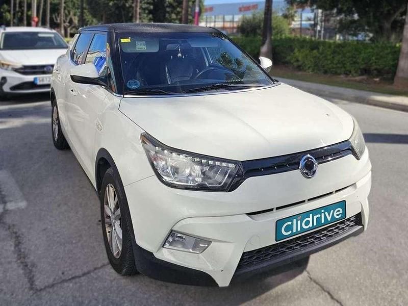 Usado Ssangyong (KGM) Tivoli Limited 116 CV (85 kW) 2016 Blanco SUV