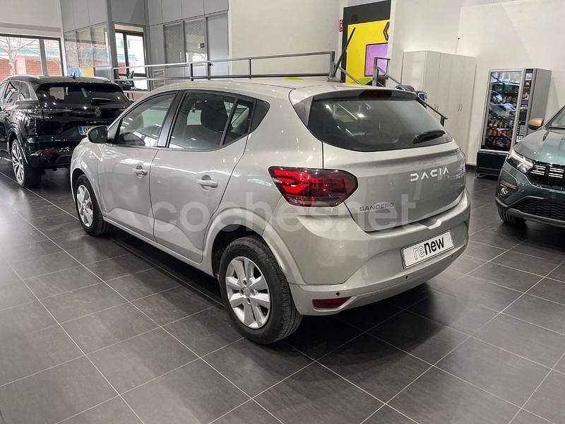 Usado Dacia Sandero Expression 91 CV (66 kW) 2023 Gris / plata Berlina