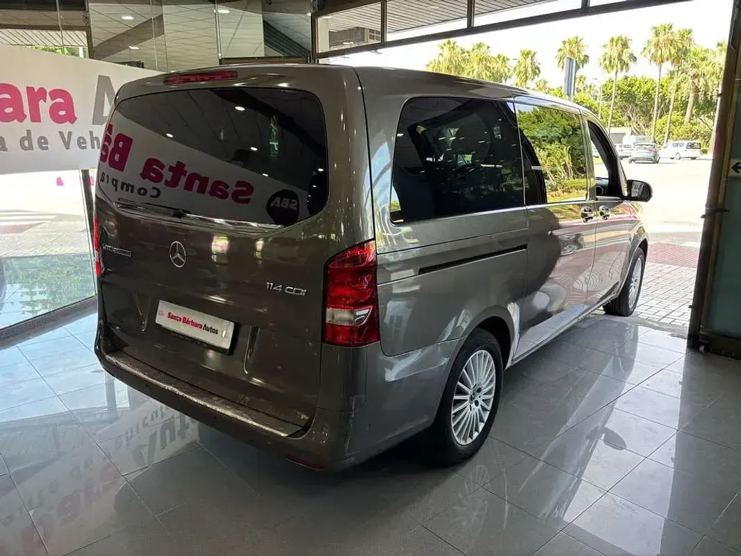 Usado Mercedes Vito 136 CV (100 kW) 2018 Marrón Van