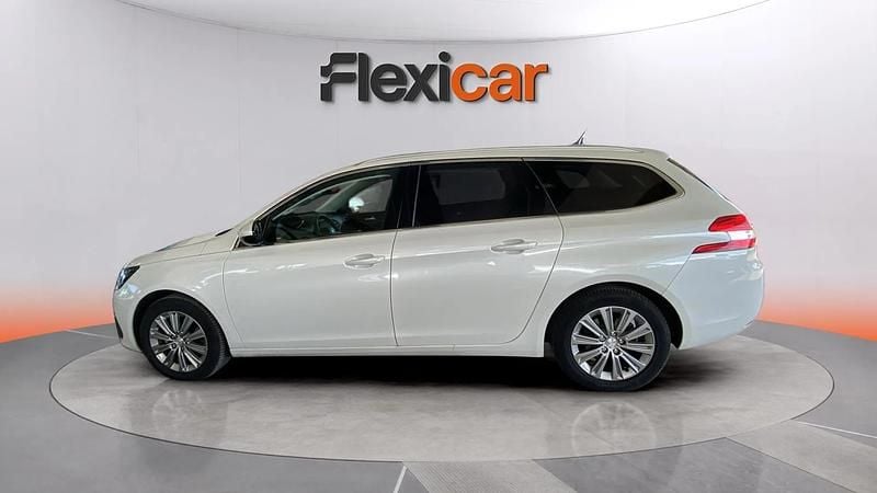 Usado Peugeot 308 SW Allure 130 CV (95 kW) 2021 Blanco Familiar