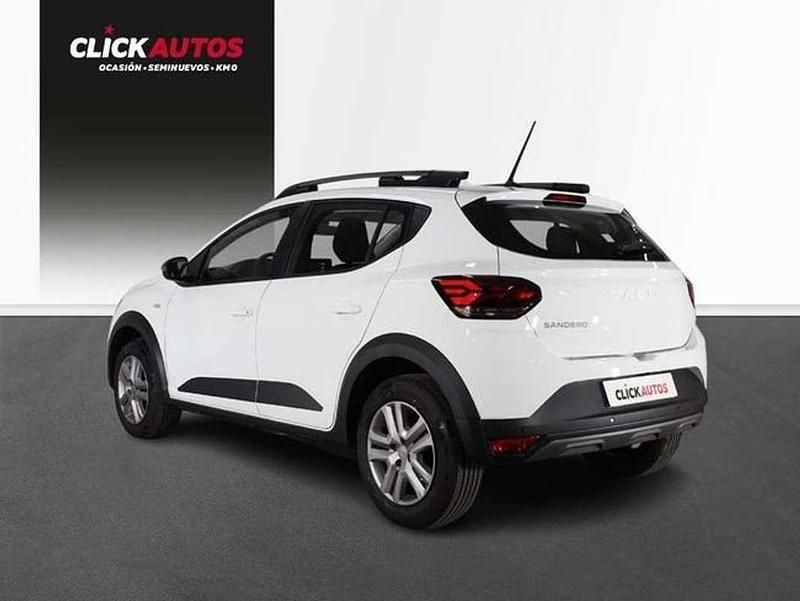 Usado Dacia Sandero Expression 91 CV (66 kW) 2023 Blanco Utilitario