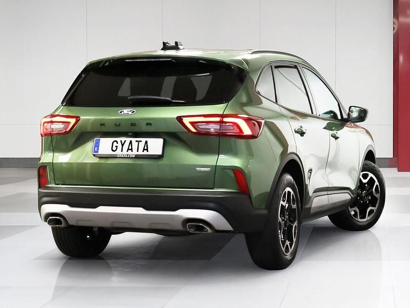 Usado Ford Kuga Active 180 CV (132 kW) 2024 Verde SUV