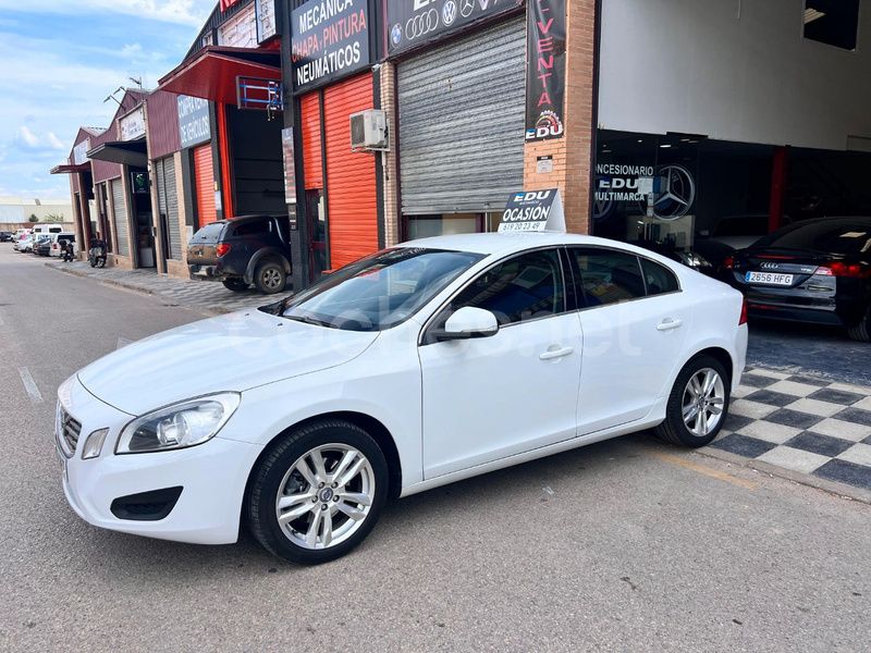 Usado Volvo S60 Momentum 115 CV (84 kW) 2011 Blanco Berlina