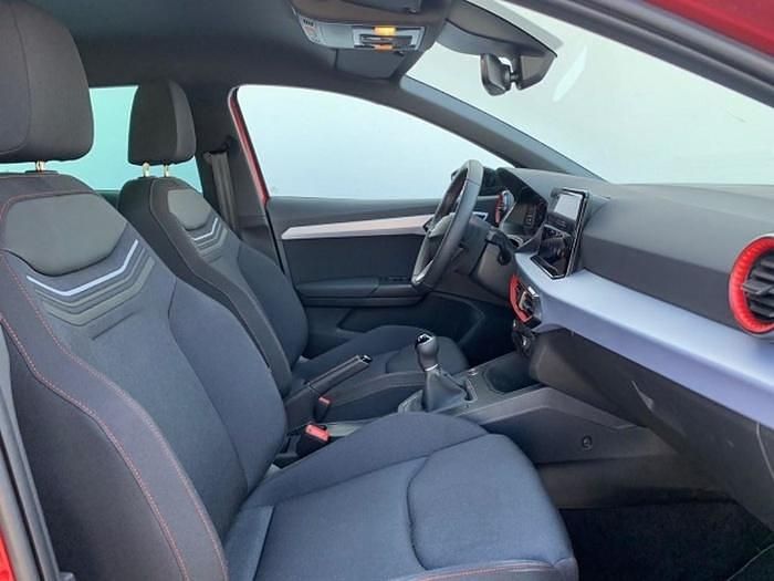 Usado Seat Ibiza FR 110 CV (80 kW) 2023 Rojo Utilitario