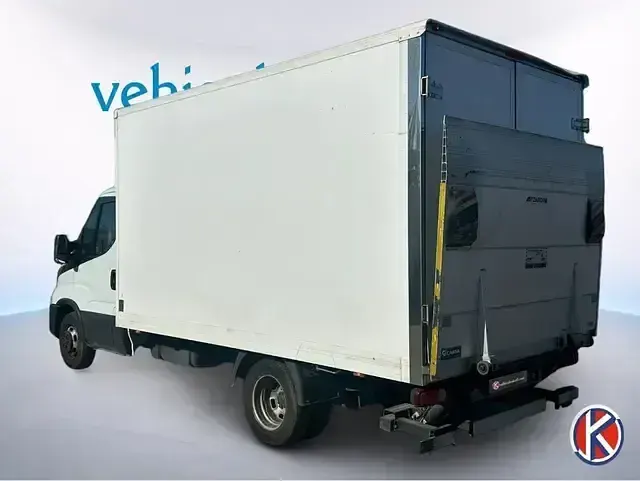 Begagnad Iveco Daily 156 HK (114 kW) 2023 Vit