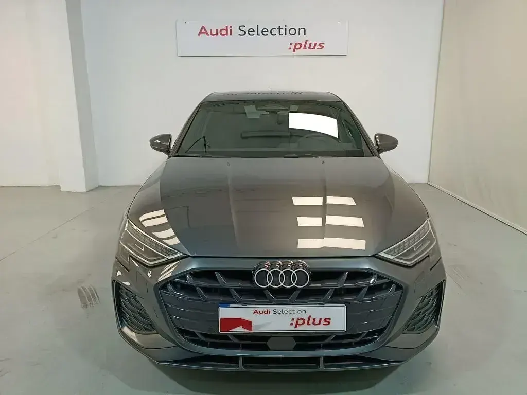 Usado Audi A3 e-tron S-Line 204 CV (150 kW) 2026 Gris Utilitario
