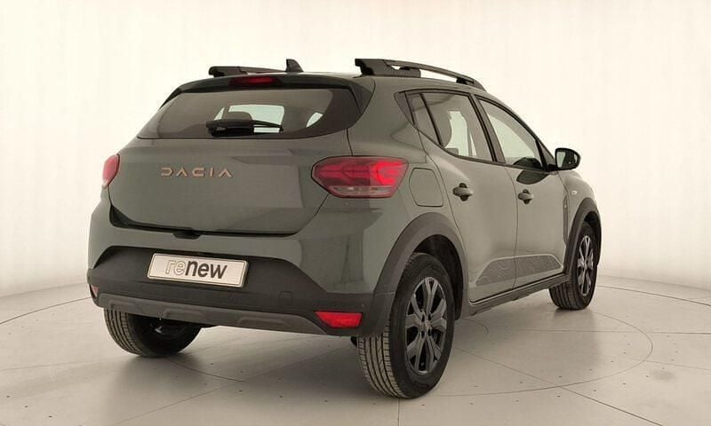 Usado Dacia Sandero Extreme 101 CV (74 kW) 2025 Verde Berlina